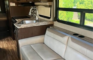 2018 Thor Motor Coach ACE 29.3