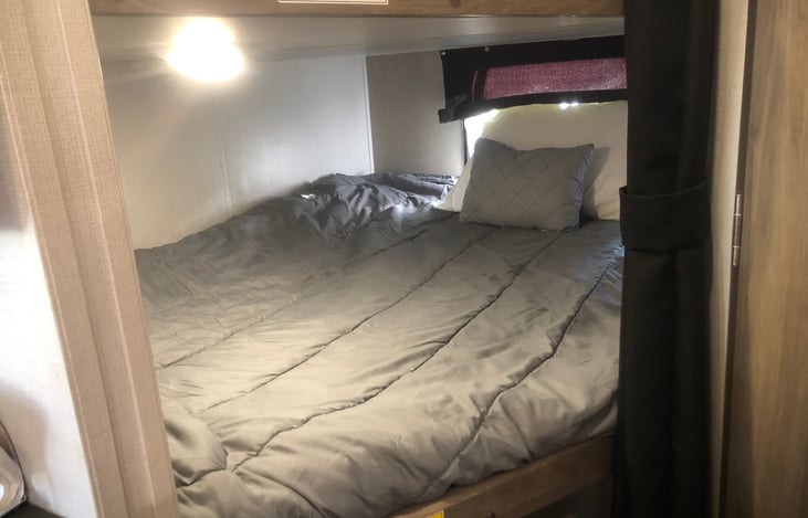 Bottom double size bunk bed - Linens included with rental