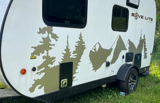 Pet friendly extremely light and cute camper