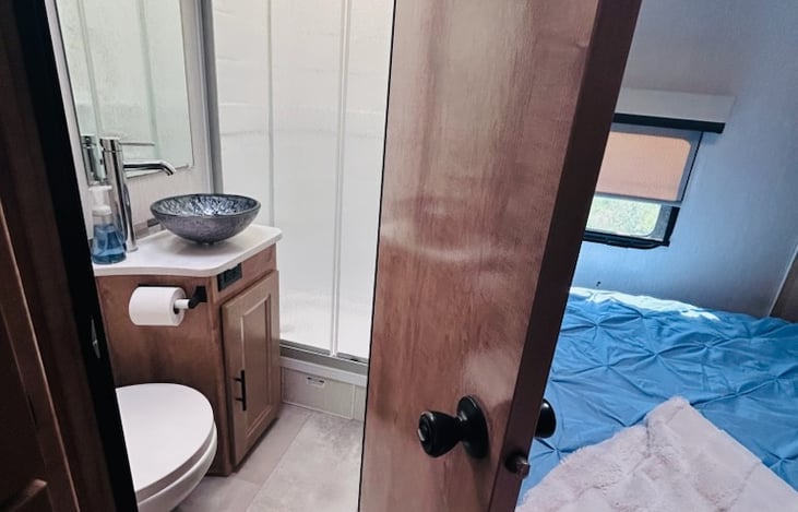 Full Bathroom