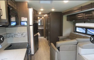 2019 Luxury Motor Coach w/ Washer / Dryer