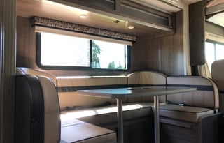 2016 Winnebago Brave 27b