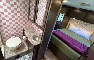 The Cheetah | Glamping on Wheels – Sleeps 6-8