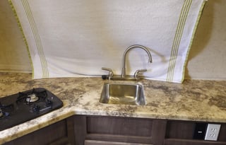 Adventure-Ready R-Pod – Bring Your Pup!