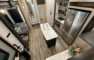 Keystone Alpine 3700FL ***1.5 bath and King Bed***