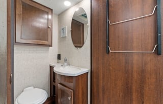 "Sunny"-Super fun and roomy Sunseeker RV