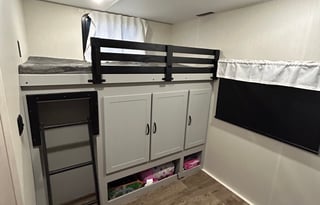 Patterson Paradise! Delivery only, 2 bedrooms