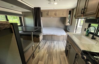 2023 Starcraft  180bhs full bed-+bunkbed solar