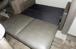 Family friendly with HUGE Bunkroom!!