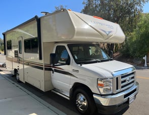 Coachmen RV Leprechaun 230FS Ford 350