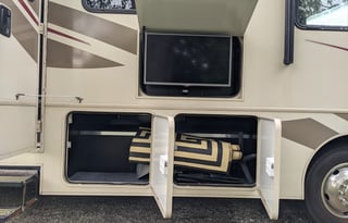 2016 Winnebago Vista 31BE Harvey The RV