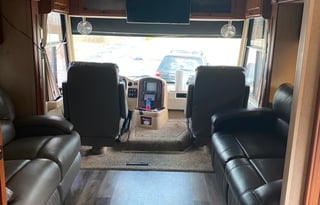 2010 Damon Challenger 371