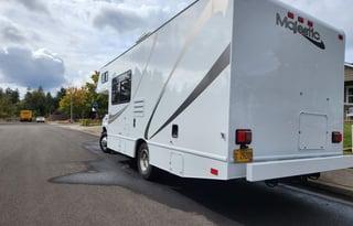 Happy Sasquatch RV Adventures-2015 Thor Majestic