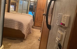 2010 Keystone Montana 5th wheel 3150 RL