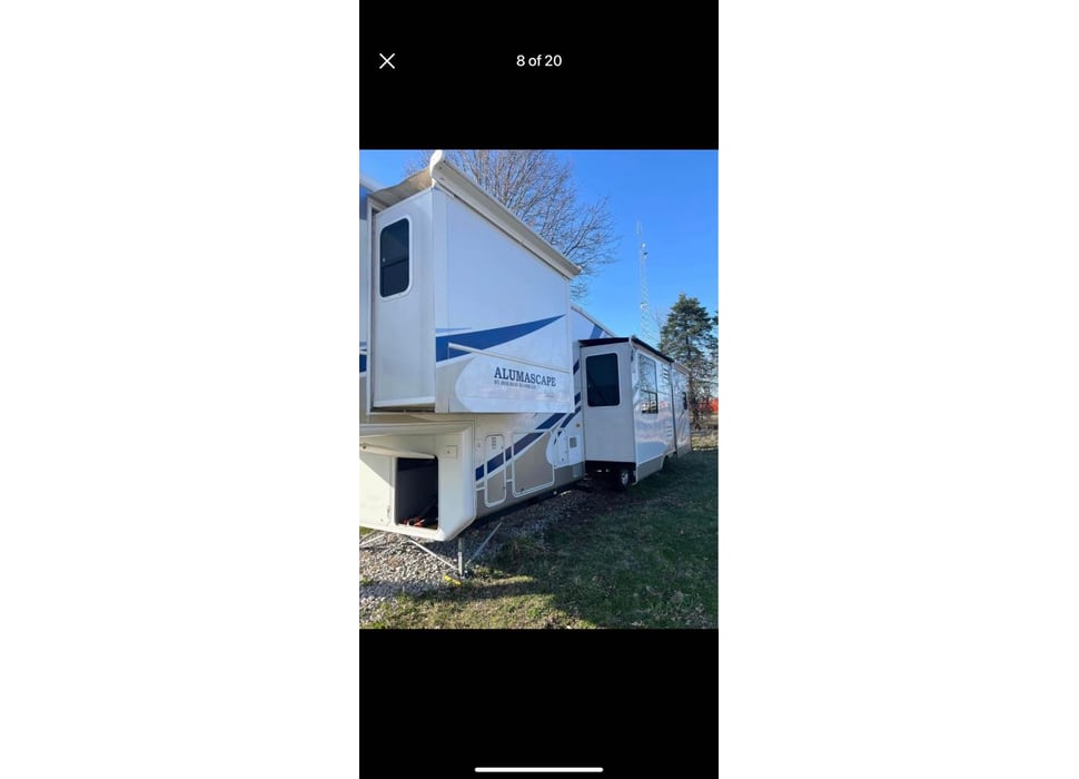 Fifth Wheel rentals in Des moines