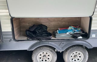 Wanderer-For Couples Who Love to Travel in Comfort