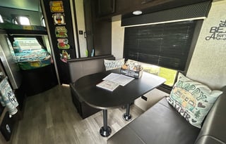 R&R camperrental family & pet adventure