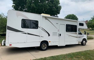 Thor Majestic 31 foot  Class C Ford E450 Chassis