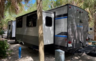 2022 Coachmen Legacy Edition 37 ft 303RKDS