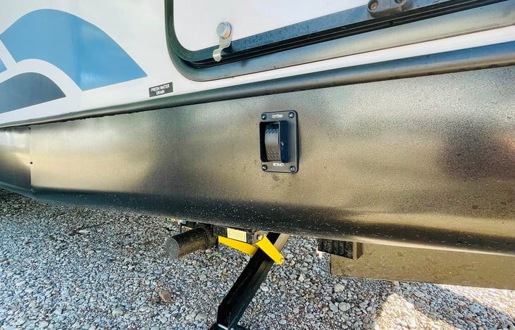 Electric stabilizer jacks