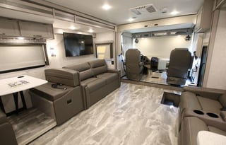 2022 Thor Motor Coach Hurricane 34R-4144