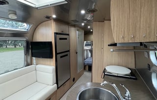 "Sky Glider" Airstream Flying Cloud 25FB