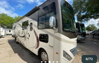 2018 Thor Motor Coach Hurricane 34P