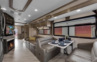 North Cascades Bounder | Luxury | Spacious | Vegas