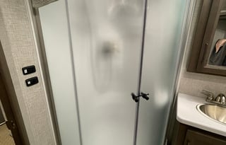 NEW Fully Equipped Quantum Bunkhouse With Solar!