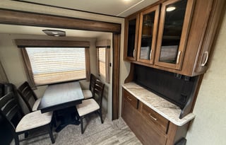 LARGE FAMILY CAMPER WITH PRIVATE QUEEN BEDROOM
