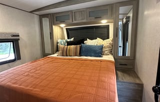 Spacious GLAMPING in “Big Gem”