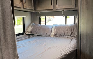 Landy’s 2022 Coachmen Leprechaun 26ft Easy&Cozy