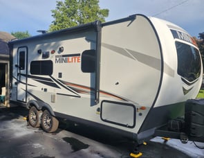 Forest River RV Rockwood Mini Lite 2109S