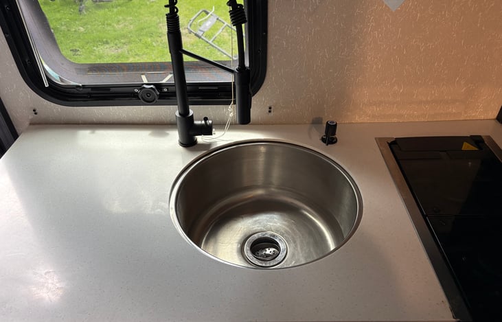Hot and cold water running sink.