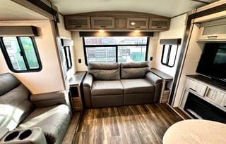 Ember -2022 Keystone Passport GT 3870RL