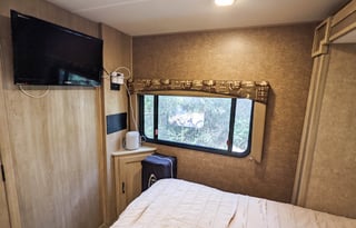 Free Wifi | Easy to Drive | Sleeps 7 | Big Battery
