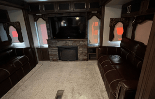 Spacious 2016 Keystone Cougar 326RDS