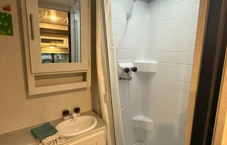 Honey Pod | Couples Solar Escape '22 Rpod