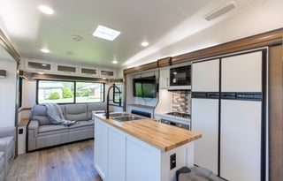 NEW & Fully Stocked! 3 Bed Bunkhouse, Sleeps 7