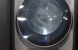 32ft SMART HOME CAMPER WiTH HOT TUB & MESAGE CHAiR