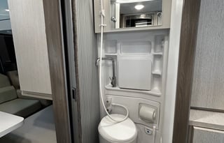 Fully equipped 2024 Thor Tellaro with pop top