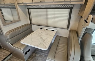 2024 Thor Motor Coach Coleman 22cm "Like New"