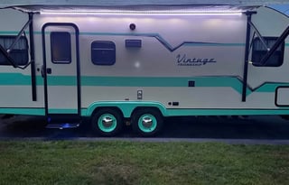 K & M’s Vintage Voyager (Delivery only)