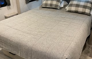 2021 Super lite ; accommodating;  dog friendly.