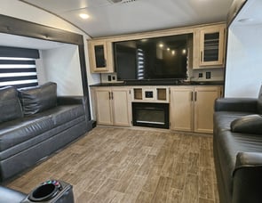 Forest River RV Cherokee Arctic Wolf Suite 3990