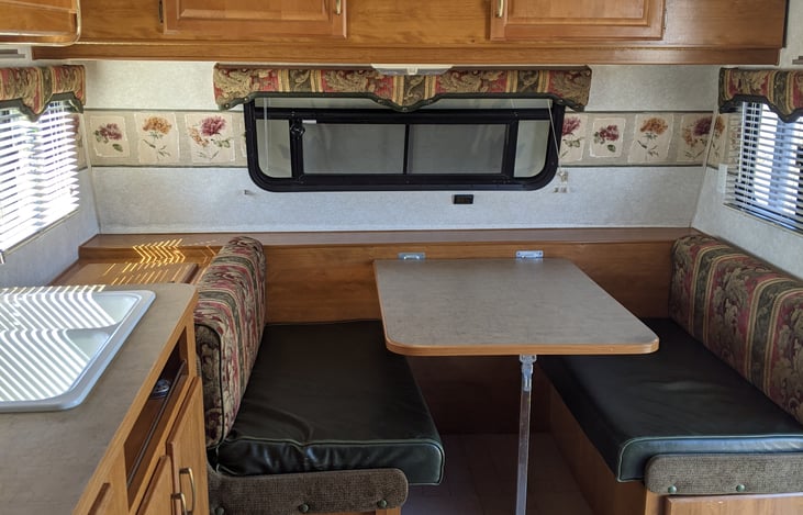 Dining and day bed/Upper cabinet pulls down