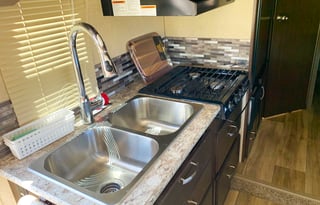 2017 THOR MOTOR FOUR WINDS 22 FEET