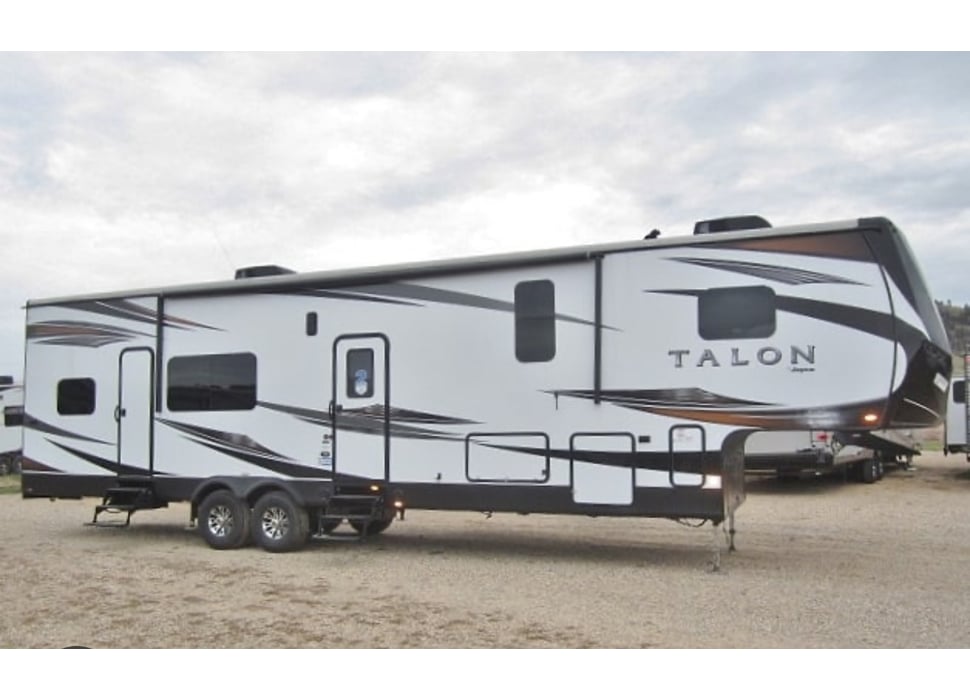 Fifth Wheel rentals in Norwalk