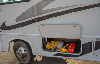 Spacious configuration, convenient desk, +Starlink