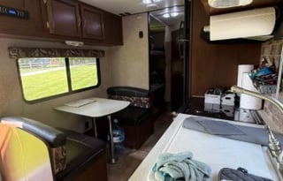 Fully stocked bunkhouse - Pet friendly - Sleeps 5!